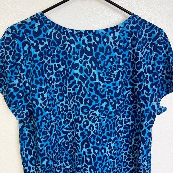 Lilly Pulitzer Etta V Neck Shirt Womens Medium Blue My Favorite Spot Leopard - Picture 8 of 11